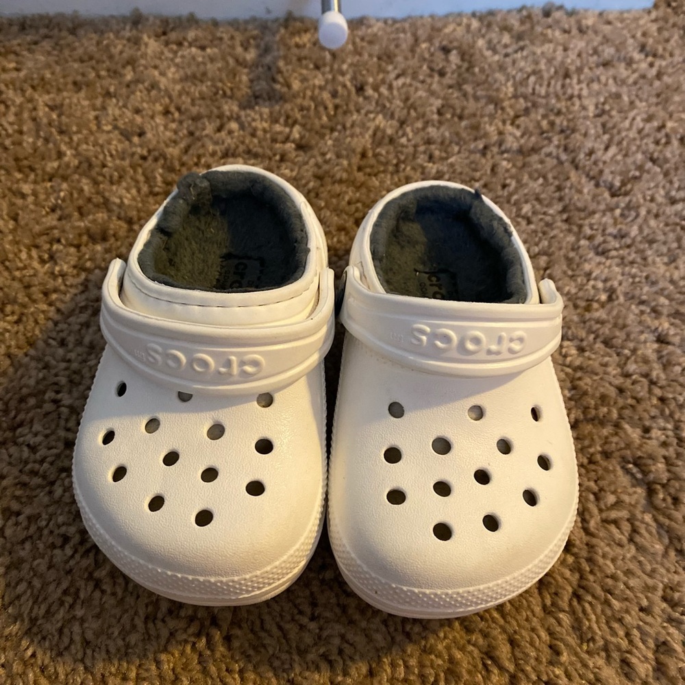 Kids’ Classic Lined CROCS 🐊